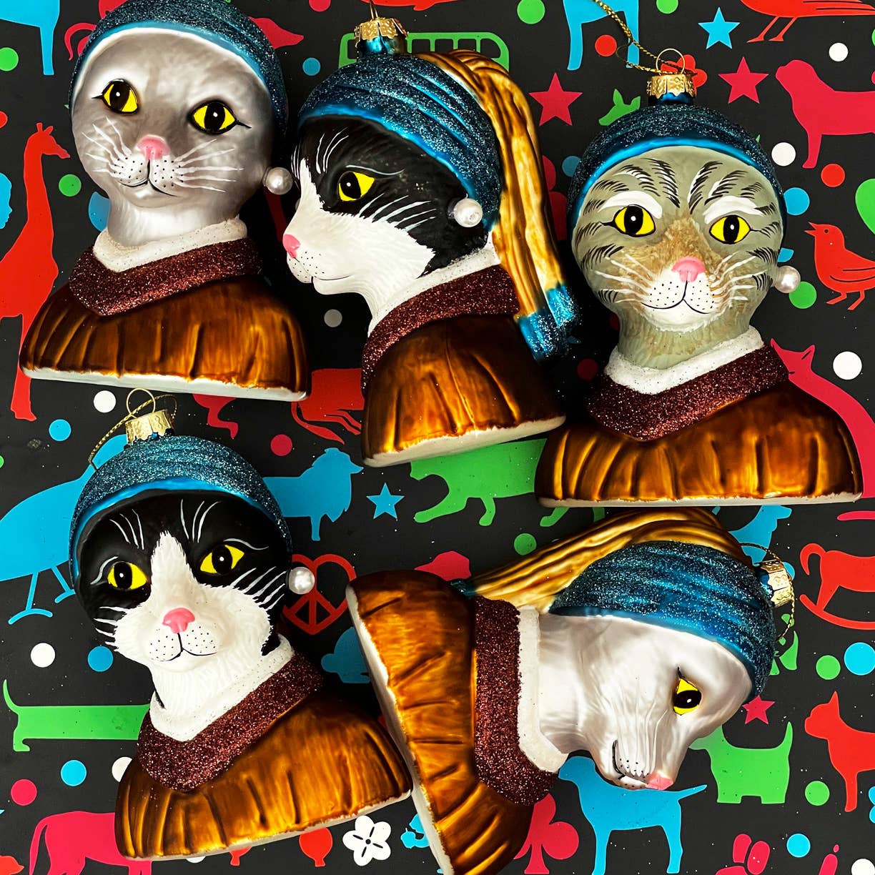 Kitty Cat with Pearls Glass Ornaments
